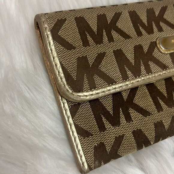 Michael Kors Wallet C9 - Picture 3 of 10